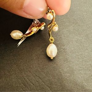 Pearls earrings!